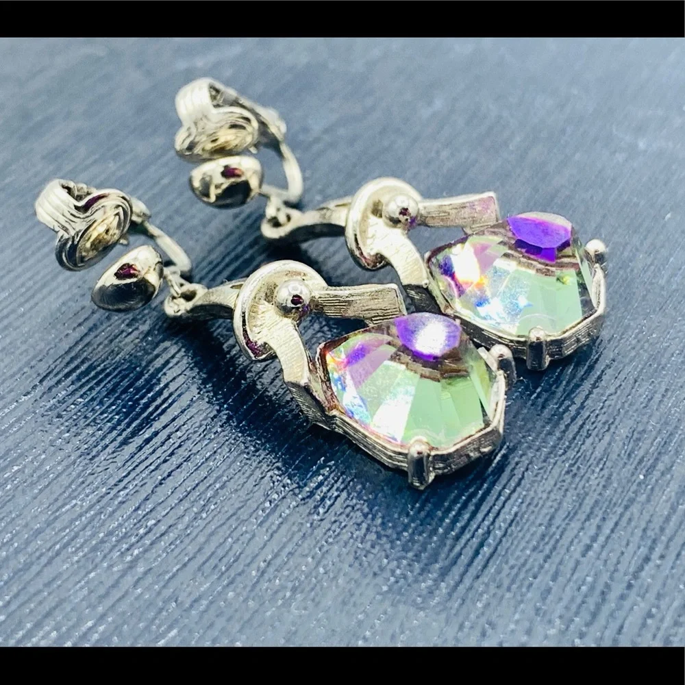 Sarah Coventry raised crystal prism 2 tone clip on dangles gorgeous!